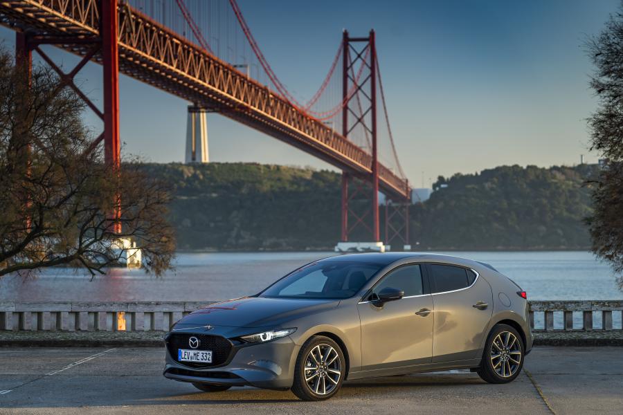  Mazda3 Hatchback 2019 года  (WW) (фото 12 из 40)